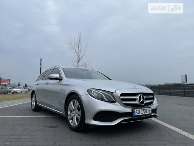Серый Мерседес Е-Класс, объемом двигателя 2 л и пробегом 223 тыс. км за 20499 $, фото 16 на Automoto.ua
