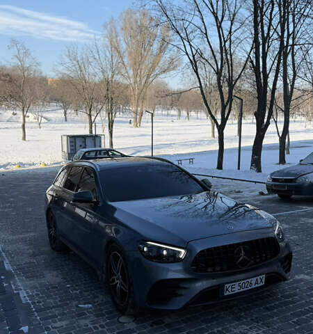 Серый Мерседес Е-Класс, объемом двигателя 3 л и пробегом 79 тыс. км за 27000 $, фото 2 на Automoto.ua