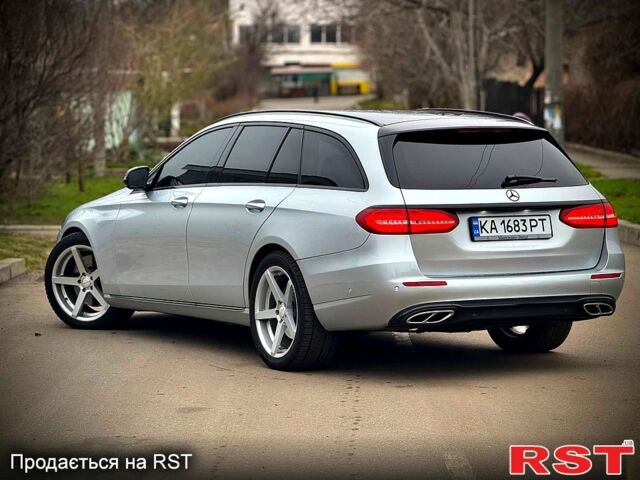 Серый Мерседес Е-Класс, объемом двигателя 2 л и пробегом 180 тыс. км за 25000 $, фото 5 на Automoto.ua