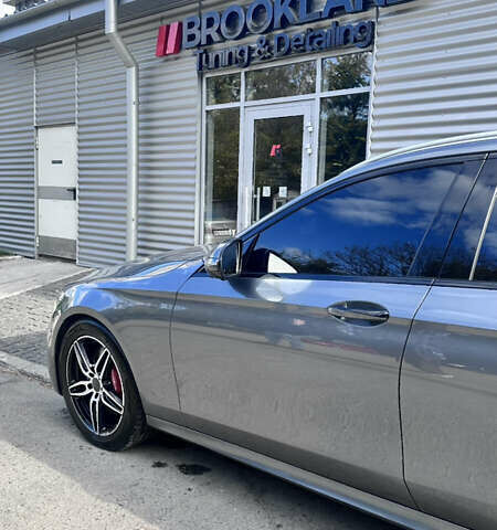 Серый Мерседес Е-Класс, объемом двигателя 2.99 л и пробегом 77 тыс. км за 32000 $, фото 5 на Automoto.ua