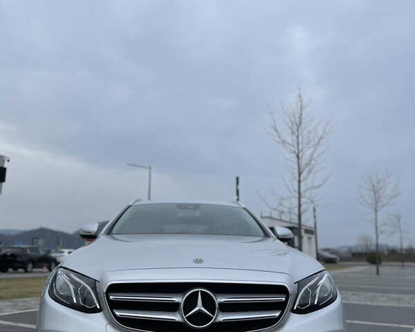 Серый Мерседес Е-Класс, объемом двигателя 2 л и пробегом 223 тыс. км за 20499 $, фото 13 на Automoto.ua