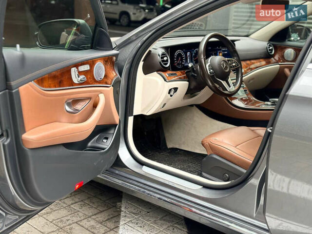Мерседес Е-Клас 2018 у Києві на Automoto.ua Сірий Мерседес Е-Клас, об'ємом двигуна 3 л та пробігом 40 тис. км за 32700 $, фото 13 на Automoto.ua