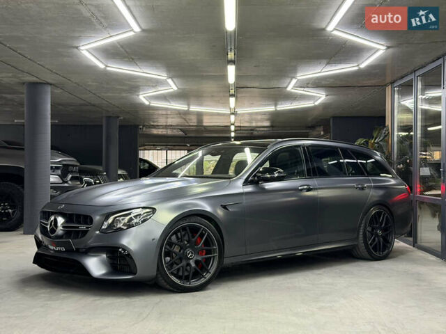 Серый Мерседес Е-Класс, объемом двигателя 4 л и пробегом 83 тыс. км за 61500 $, фото 5 на Automoto.ua