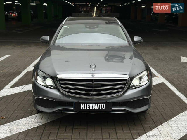 Мерседес Е-Клас 2018 у Києві на Automoto.ua Сірий Мерседес Е-Клас, об'ємом двигуна 3 л та пробігом 40 тис. км за 32700 $, фото 1 на Automoto.ua