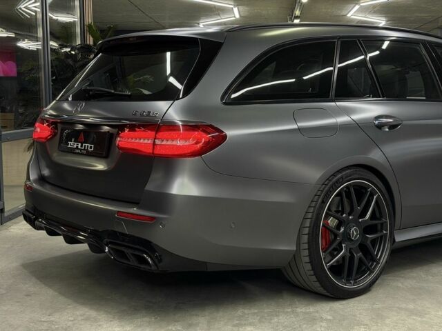 Серый Мерседес Е-Класс, объемом двигателя 4 л и пробегом 83 тыс. км за 61500 $, фото 11 на Automoto.ua