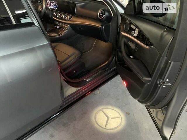 Серый Мерседес Е-Класс, объемом двигателя 2 л и пробегом 140 тыс. км за 35000 $, фото 41 на Automoto.ua