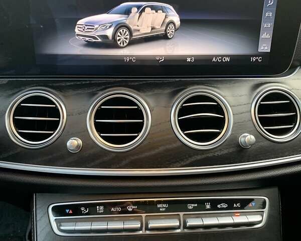 Серый Мерседес Е-Класс, объемом двигателя 2 л и пробегом 140 тыс. км за 35000 $, фото 23 на Automoto.ua