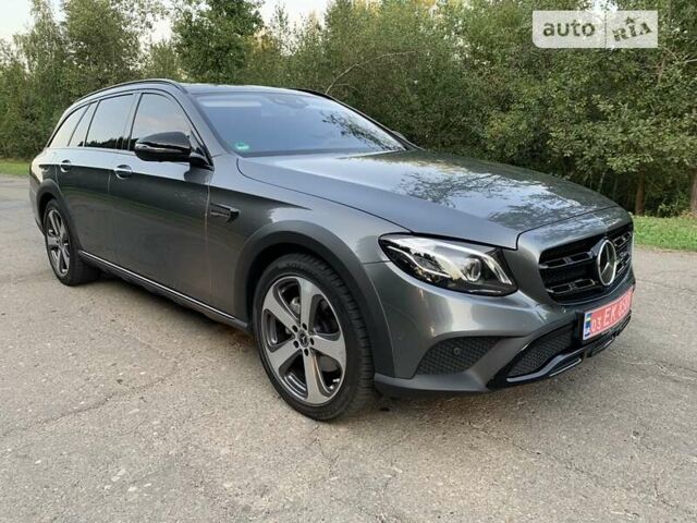 Серый Мерседес Е-Класс, объемом двигателя 2 л и пробегом 140 тыс. км за 35000 $, фото 4 на Automoto.ua