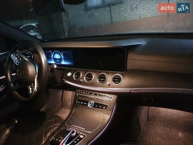 Серый Мерседес Е-Класс, объемом двигателя 3 л и пробегом 170 тыс. км за 35000 $, фото 4 на Automoto.ua