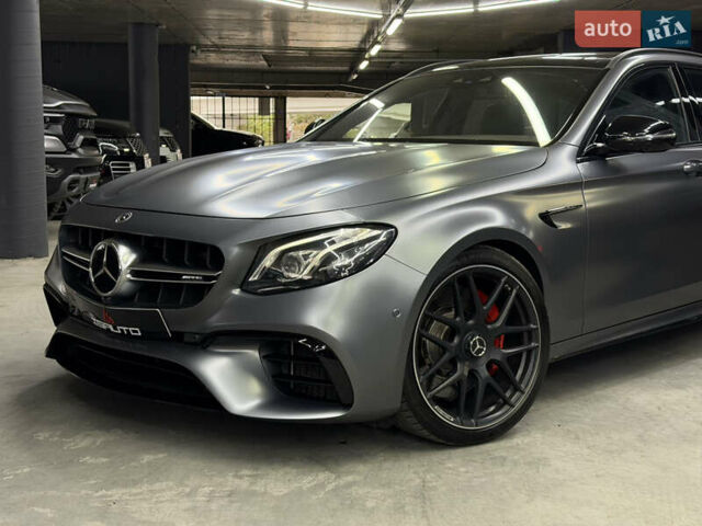 Серый Мерседес Е-Класс, объемом двигателя 4 л и пробегом 83 тыс. км за 61500 $, фото 7 на Automoto.ua