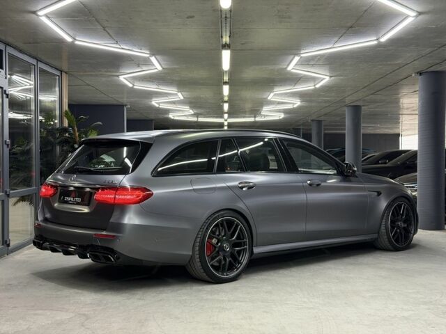 Серый Мерседес Е-Класс, объемом двигателя 4 л и пробегом 83 тыс. км за 61500 $, фото 10 на Automoto.ua