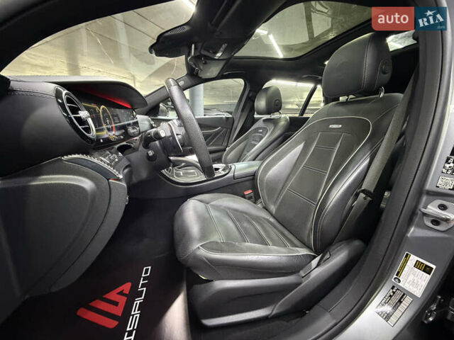 Серый Мерседес Е-Класс, объемом двигателя 4 л и пробегом 83 тыс. км за 61500 $, фото 17 на Automoto.ua