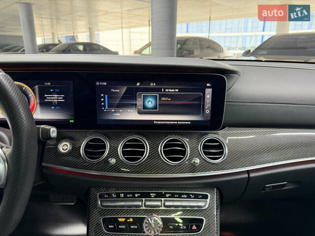 Серый Мерседес Е-Класс, объемом двигателя 4 л и пробегом 83 тыс. км за 61500 $, фото 25 на Automoto.ua