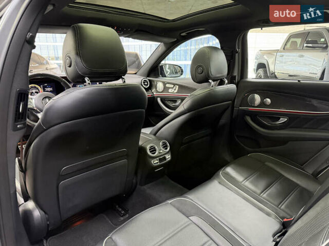 Серый Мерседес Е-Класс, объемом двигателя 4 л и пробегом 83 тыс. км за 61500 $, фото 21 на Automoto.ua