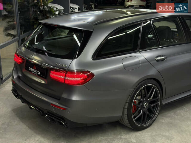 Серый Мерседес Е-Класс, объемом двигателя 4 л и пробегом 83 тыс. км за 61500 $, фото 14 на Automoto.ua