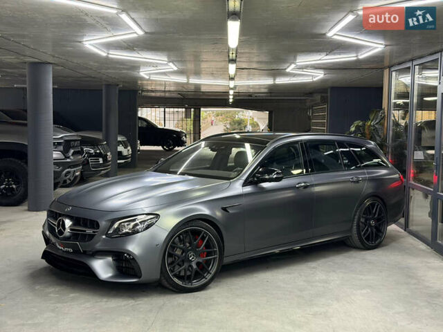 Серый Мерседес Е-Класс, объемом двигателя 4 л и пробегом 83 тыс. км за 61500 $, фото 4 на Automoto.ua