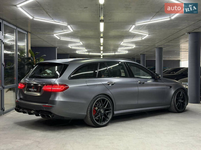 Серый Мерседес Е-Класс, объемом двигателя 4 л и пробегом 83 тыс. км за 61500 $, фото 13 на Automoto.ua