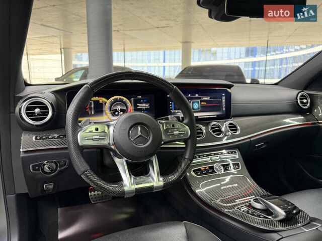 Серый Мерседес Е-Класс, объемом двигателя 4 л и пробегом 83 тыс. км за 61500 $, фото 23 на Automoto.ua