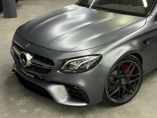 Серый Мерседес Е-Класс, объемом двигателя 4 л и пробегом 83 тыс. км за 61500 $, фото 5 на Automoto.ua