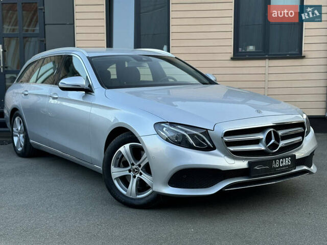 Серый Мерседес Е-Класс, объемом двигателя 2 л и пробегом 189 тыс. км за 21500 $, фото 2 на Automoto.ua