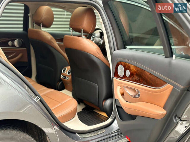 Мерседес Е-Клас 2018 у Києві на Automoto.ua Сірий Мерседес Е-Клас, об'ємом двигуна 3 л та пробігом 40 тис. км за 32700 $, фото 18 на Automoto.ua