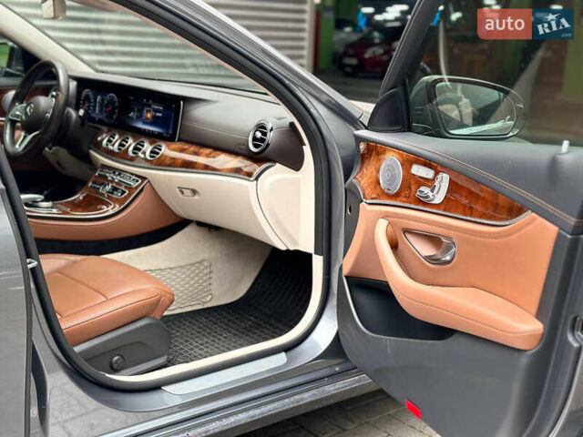 Мерседес Е-Клас 2018 у Києві на Automoto.ua Сірий Мерседес Е-Клас, об'ємом двигуна 3 л та пробігом 40 тис. км за 32700 $, фото 20 на Automoto.ua