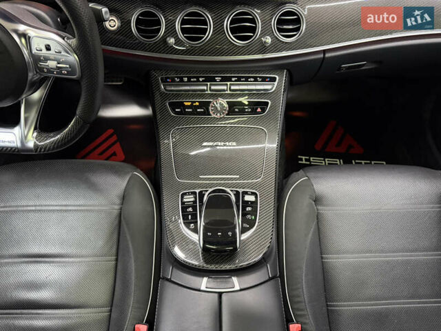 Серый Мерседес Е-Класс, объемом двигателя 4 л и пробегом 83 тыс. км за 61500 $, фото 26 на Automoto.ua