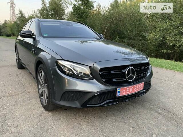 Серый Мерседес Е-Класс, объемом двигателя 2 л и пробегом 140 тыс. км за 35000 $, фото 2 на Automoto.ua