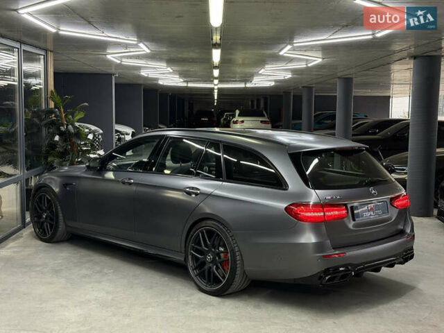 Серый Мерседес Е-Класс, объемом двигателя 4 л и пробегом 83 тыс. км за 61500 $, фото 8 на Automoto.ua