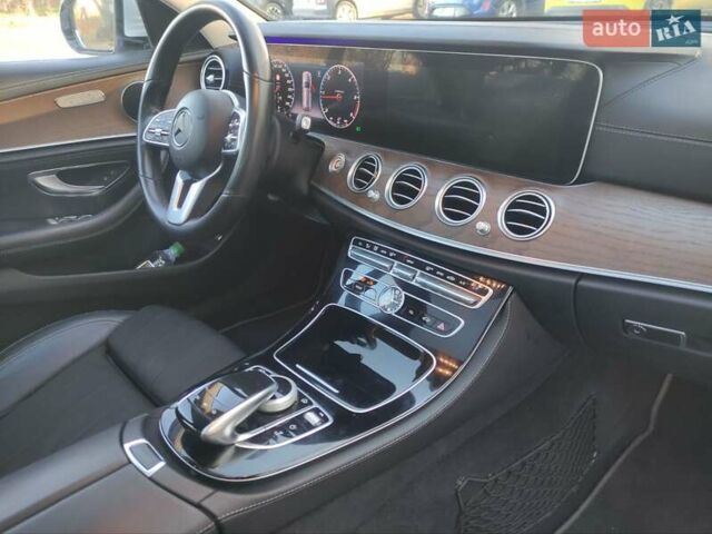 Сірий Мерседес Е-Клас, об'ємом двигуна 1.95 л та пробігом 197 тис. км за 32800 $, фото 3 на Automoto.ua