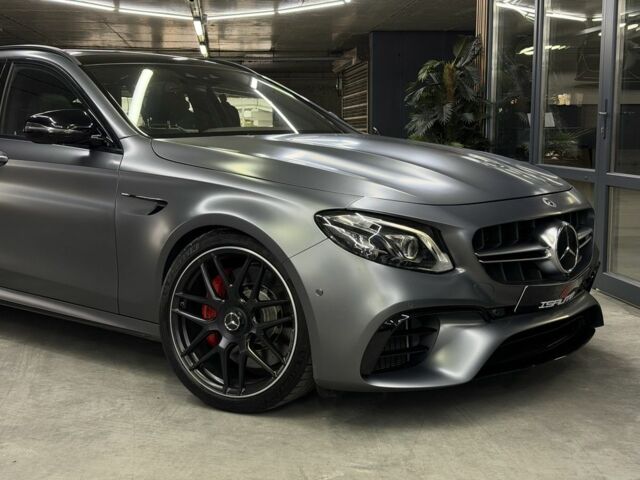 Серый Мерседес Е-Класс, объемом двигателя 4 л и пробегом 83 тыс. км за 61500 $, фото 3 на Automoto.ua