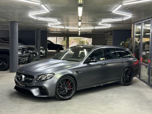 Серый Мерседес Е-Класс, объемом двигателя 4 л и пробегом 83 тыс. км за 61500 $, фото 4 на Automoto.ua