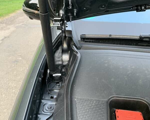 Серый Мерседес Е-Класс, объемом двигателя 2 л и пробегом 140 тыс. км за 35000 $, фото 45 на Automoto.ua