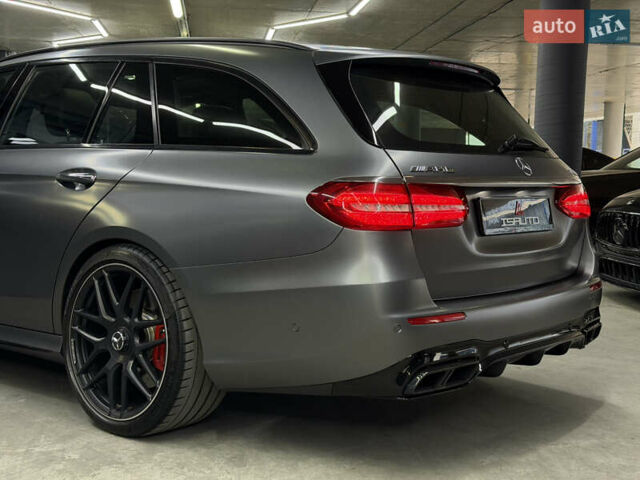 Серый Мерседес Е-Класс, объемом двигателя 4 л и пробегом 83 тыс. км за 61500 $, фото 11 на Automoto.ua