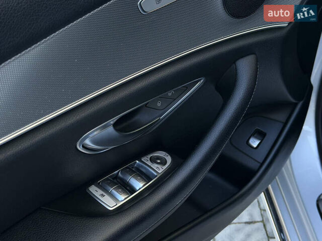 Сірий Мерседес Е-Клас, об'ємом двигуна 1.95 л та пробігом 215 тис. км за 25990 $, фото 109 на Automoto.ua