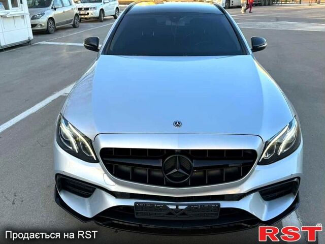 Серый Мерседес Е-Класс, объемом двигателя 2 л и пробегом 189 тыс. км за 26500 $, фото 1 на Automoto.ua