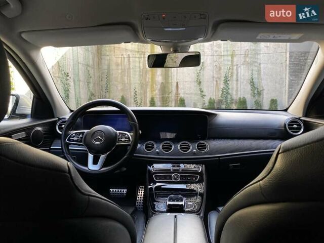 Серый Мерседес Е-Класс, объемом двигателя 1.95 л и пробегом 397 тыс. км за 23499 $, фото 1 на Automoto.ua