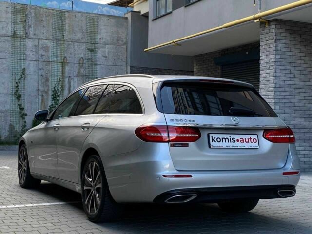 Мерседес Е-Класс 2019 в Хмельницком на Automoto.ua Серый Мерседес Е-Класс, объемом двигателя 1.95 л и пробегом 397 тыс. км за 23499 $, фото 3 на Automoto.ua