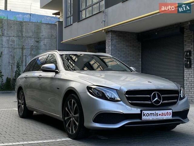Серый Мерседес Е-Класс, объемом двигателя 1.95 л и пробегом 397 тыс. км за 23499 $, фото 3 на Automoto.ua