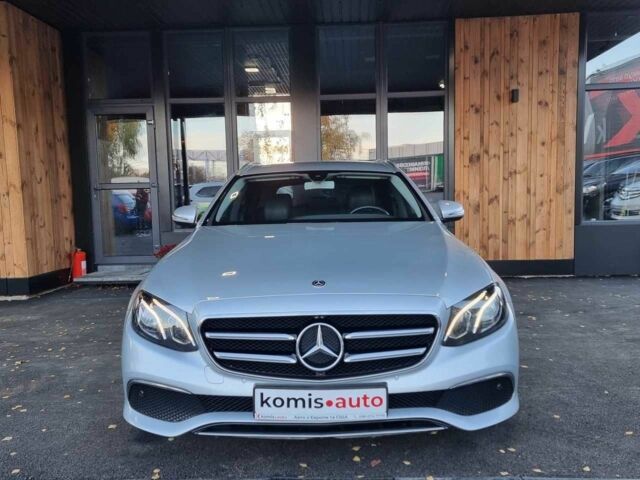 Сірий Мерседес Е-Клас, об'ємом двигуна 2 л та пробігом 397 тис. км за 23499 $, фото 1 на Automoto.ua