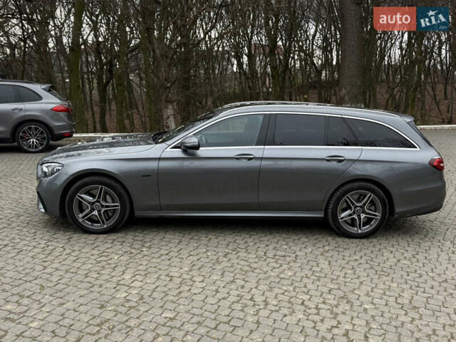 Сірий Мерседес Е-Клас, об'ємом двигуна 1.95 л та пробігом 22 тис. км за 41200 $, фото 4 на Automoto.ua