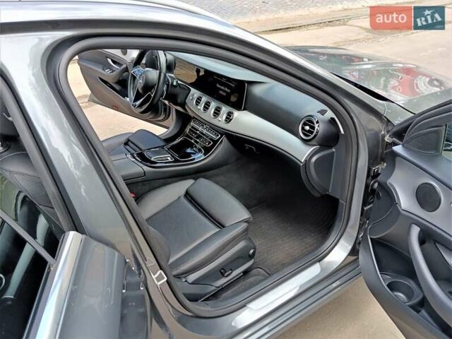 Серый Мерседес Е-Класс, объемом двигателя 1.95 л и пробегом 255 тыс. км за 28800 $, фото 61 на Automoto.ua