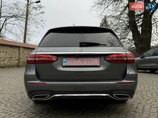 Сірий Мерседес Е-Клас, об'ємом двигуна 1.95 л та пробігом 22 тис. км за 41200 $, фото 7 на Automoto.ua