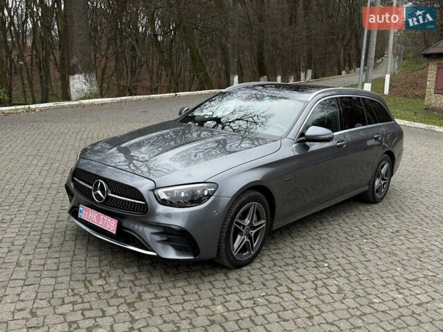 Сірий Мерседес Е-Клас, об'ємом двигуна 1.95 л та пробігом 22 тис. км за 41200 $, фото 2 на Automoto.ua