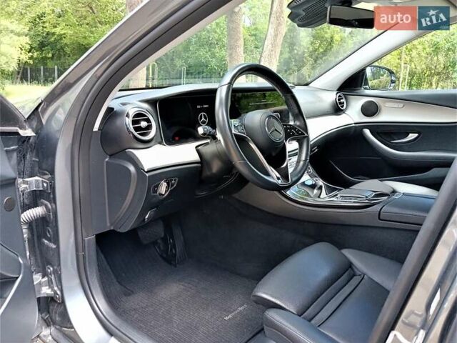 Серый Мерседес Е-Класс, объемом двигателя 1.95 л и пробегом 255 тыс. км за 28800 $, фото 79 на Automoto.ua