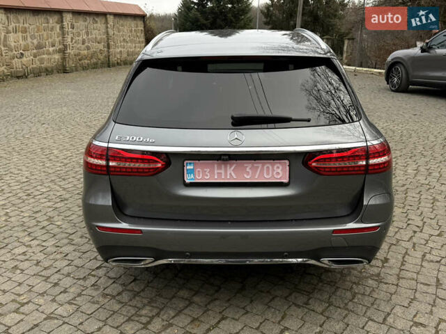 Сірий Мерседес Е-Клас, об'ємом двигуна 1.95 л та пробігом 22 тис. км за 41200 $, фото 8 на Automoto.ua