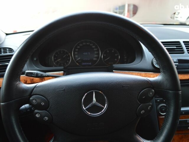 Синий Мерседес Е-Класс, объемом двигателя 0 л и пробегом 300 тыс. км за 9300 $, фото 5 на Automoto.ua