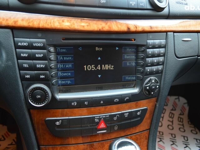 Синий Мерседес Е-Класс, объемом двигателя 0 л и пробегом 300 тыс. км за 9300 $, фото 9 на Automoto.ua