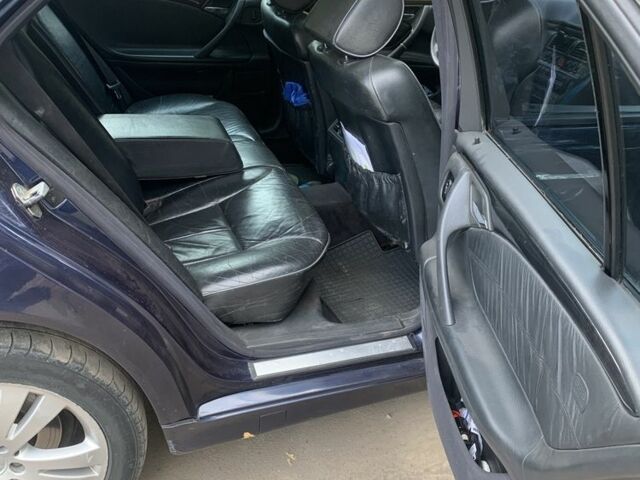 Синий Мерседес Е-Класс, объемом двигателя 3.2 л и пробегом 500 тыс. км за 4000 $, фото 3 на Automoto.ua