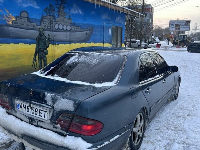 Синій Мерседес Е-Клас, об'ємом двигуна 3.2 л та пробігом 300 тис. км за 3000 $, фото 2 на Automoto.ua
